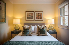 Luxurious & Stunning 3Bedroom Mews House in Belgravia London